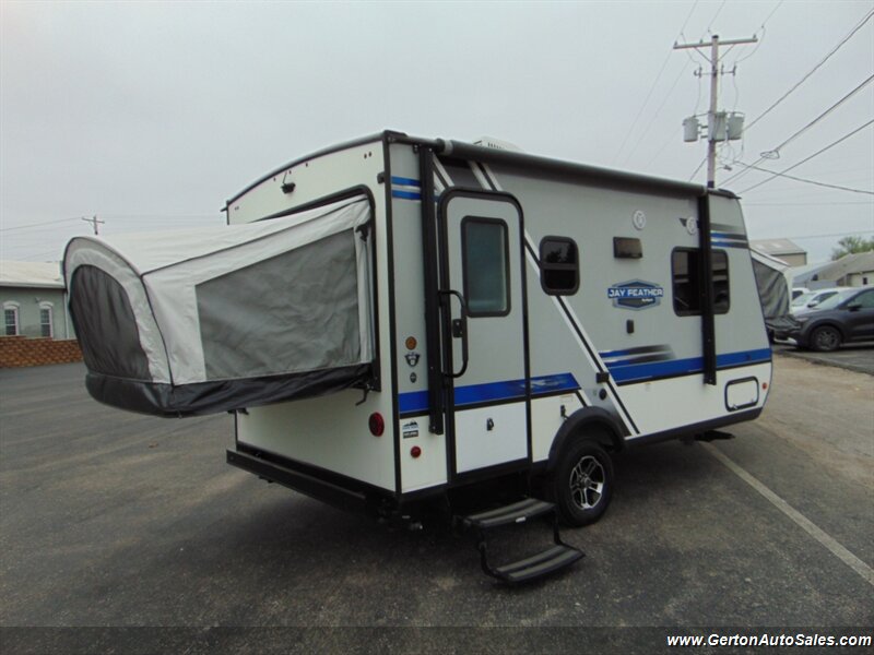 2019 Jayco Jay Feather X17Z - Photo 3 - Mount Vernon, IN 47620