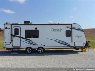 2022 COACHMEN FREEDOM EXPRESS Ultra Lite 246RKS   - Photo 8 - Mount Vernon, IN 47620