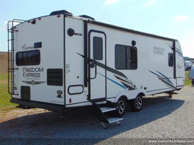 2022 COACHMEN FREEDOM EXPRESS Ultra Lite 246RKS   - Photo 7 - Mount Vernon, IN 47620