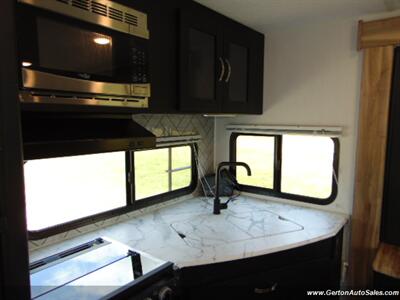 2022 COACHMEN FREEDOM EXPRESS Ultra Lite 246RKS   - Photo 19 - Mount Vernon, IN 47620