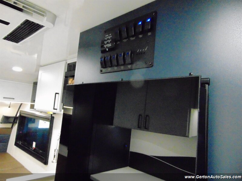 2027 Encore RV Venu 17TB Power Up Package - Photo 25 - Mount Vernon, IN 47620