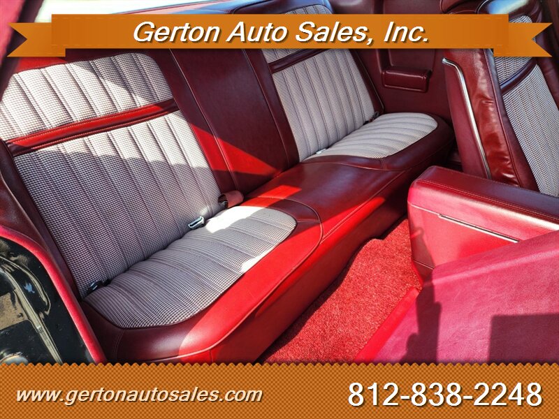 1977 Ford Thunderbird 32
