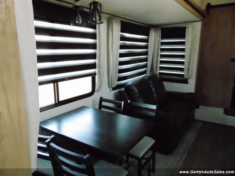2023 Forest River Sabre Cobalt 350BH - Photo 15 - Mount Vernon, IN 47620