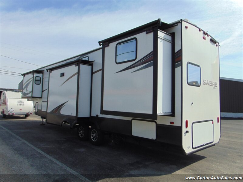 2023 Forest River Sabre Cobalt 350BH - Photo 5 - Mount Vernon, IN 47620