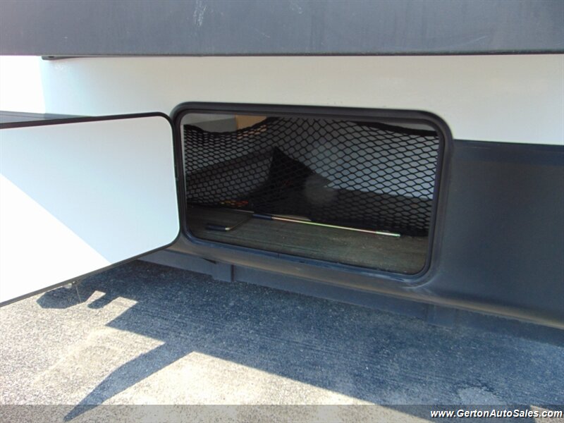 2023 Forest River Sabre Cobalt 350BH - Photo 39 - Mount Vernon, IN 47620