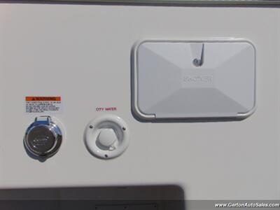 2024 NORTHERN LITE 8-11 EXLE Wet Bath   - Photo 49 - Mount Vernon, IN 47620