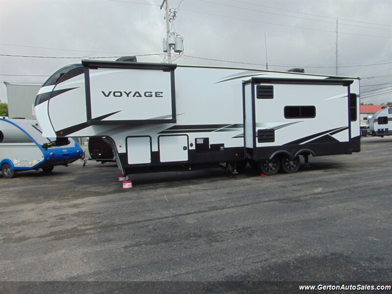 2021 Winnebago Voyage 3134RL - Photo 6 - Mount Vernon, IN 47620
