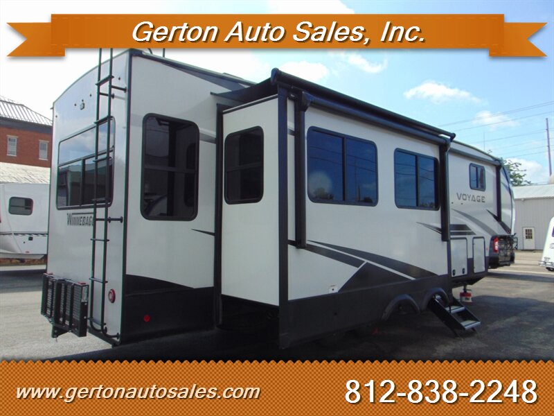 2021 Winnebago Voyage 3134RL  