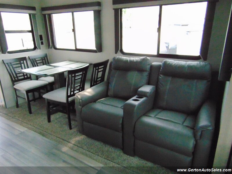 2021 Winnebago Voyage 3134RL - Photo 15 - Mount Vernon, IN 47620