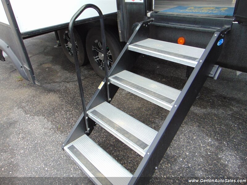 2021 Winnebago Voyage 3134RL - Photo 39 - Mount Vernon, IN 47620
