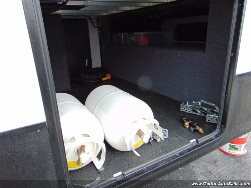 2021 Winnebago Voyage 3134RL - Photo 38 - Mount Vernon, IN 47620