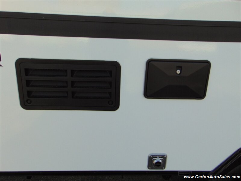 2027 Aliner Expedition Rear Sofa - Photo 14 - Mount Vernon, IN 47620