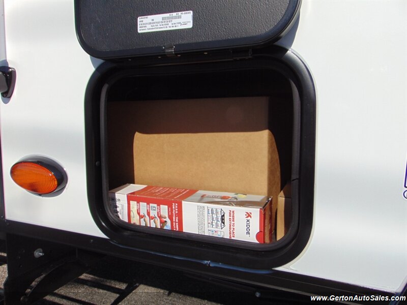2027 Aliner Expedition Rear Sofa - Photo 10 - Mount Vernon, IN 47620