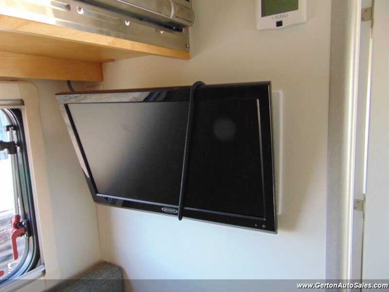 2021 Pleasant Valley NuCamp T@B 320S Boondock   - Photo 32 - Mount Vernon, IN 47620