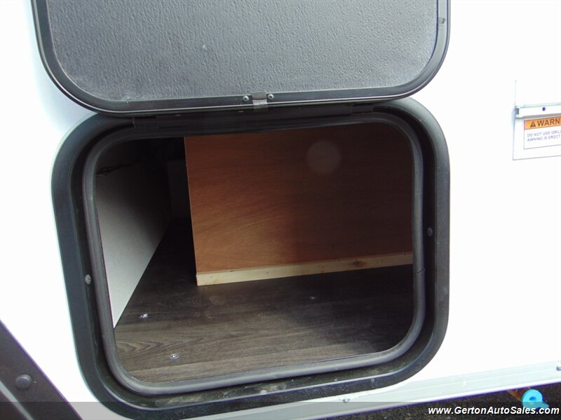 2027 Aliner Ranger 12 Rear Sofa - Photo 10 - Mount Vernon, IN 47620