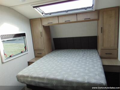 2023 EMBER RV Touring 21MRK   - Photo 26 - Mount Vernon, IN 47620