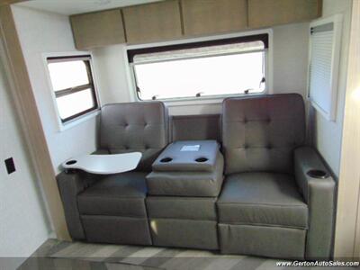 2023 EMBER RV Touring 21MRK   - Photo 27 - Mount Vernon, IN 47620