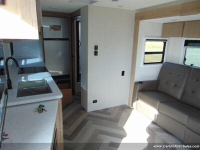 2023 EMBER RV Touring 21MRK   - Photo 7 - Mount Vernon, IN 47620