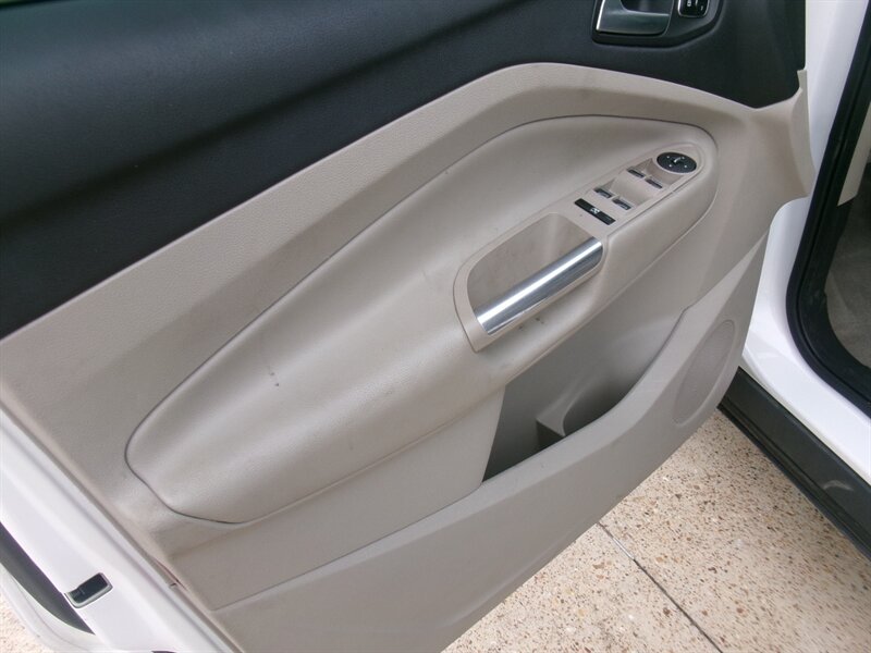 2014 Ford Escape Titanium - Photo 36 - Houston, TX 77040
