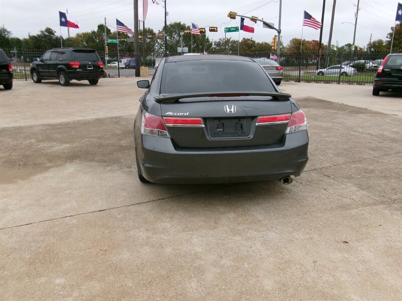 2012 Honda Accord LX-P photo 16