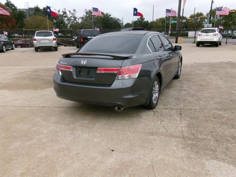 2012 Honda Accord LX-P photo 19