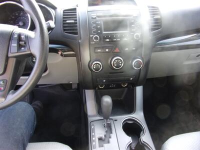 2012 Kia Sorento LX   - Photo 23 - Houston, TX 77040