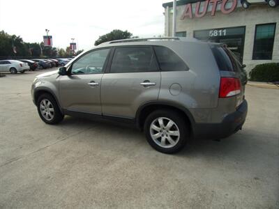 2012 Kia Sorento LX   - Photo 9 - Houston, TX 77040