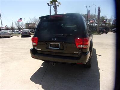 2005 Toyota Sequoia SR5   - Photo 13 - Houston, TX 77040