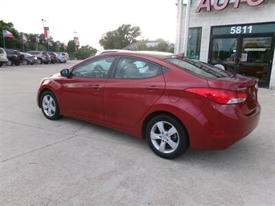 2012 Hyundai Elantra GLS   - Photo 8 - Houston, TX 77040