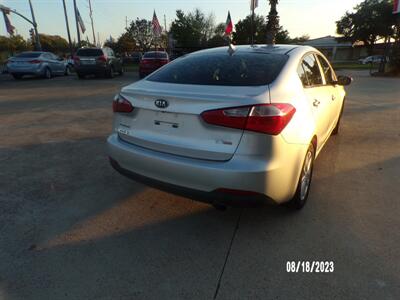 2014 Kia Forte EX   - Photo 12 - Houston, TX 77040