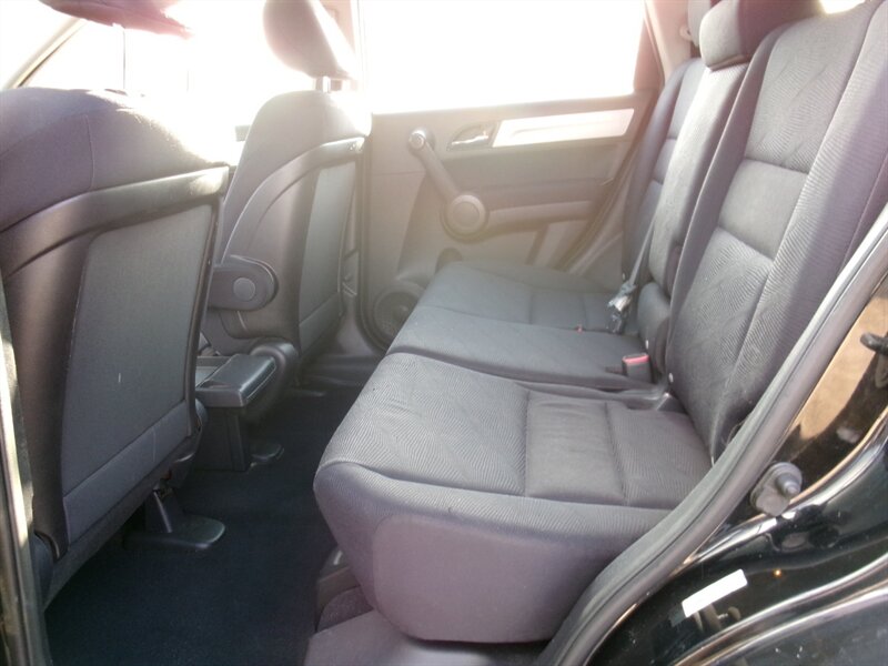 2011 Honda CR-V LX photo 32