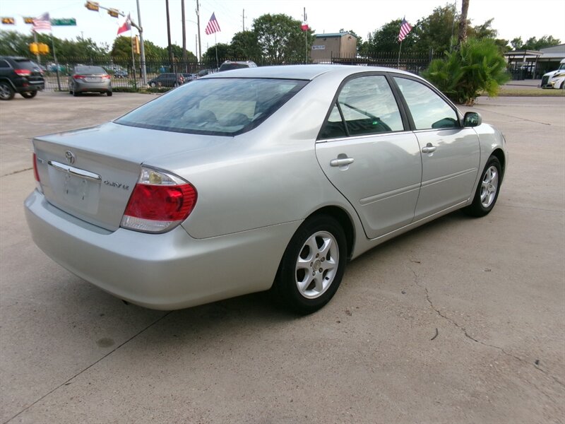 2005 Toyota Camry LE - Photo 11 - Houston, TX 77040