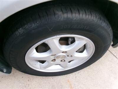 2005 Toyota Camry LE - Photo 26 - Houston, TX 77040
