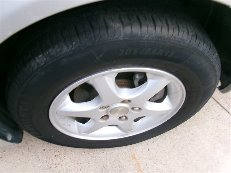 2005 Toyota Camry LE - Photo 26 - Houston, TX 77040