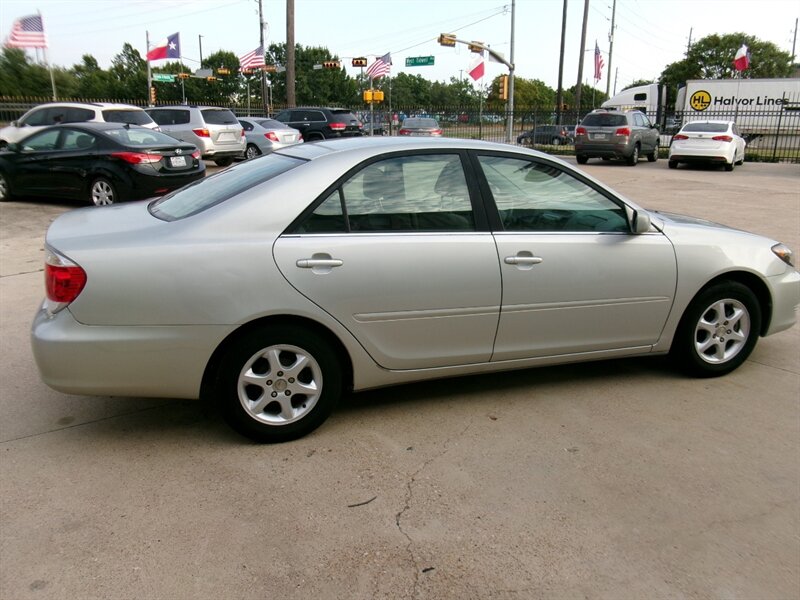 2005 Toyota Camry LE - Photo 12 - Houston, TX 77040