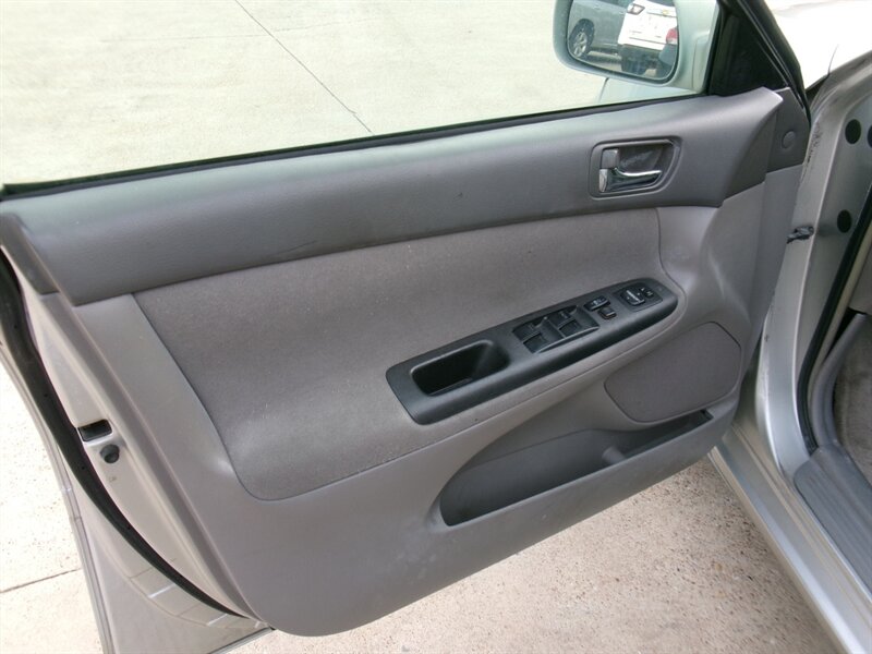 2005 Toyota Camry LE - Photo 23 - Houston, TX 77040