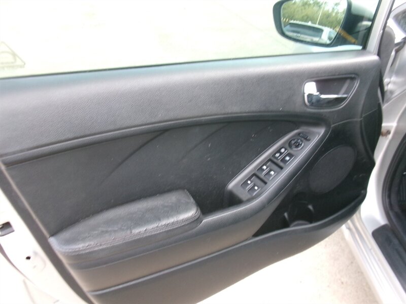 2014 Kia Forte EX - Photo 28 - Houston, TX 77040