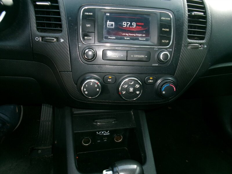 2014 Kia Forte EX - Photo 26 - Houston, TX 77040