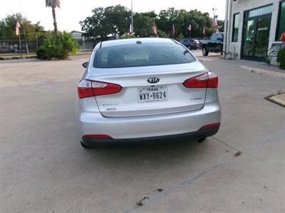 2014 Kia Forte EX - Photo 8 - Houston, TX 77040