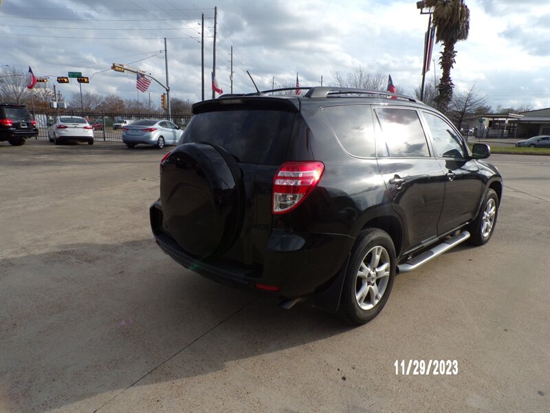 2012 Toyota RAV4 Base photo 11