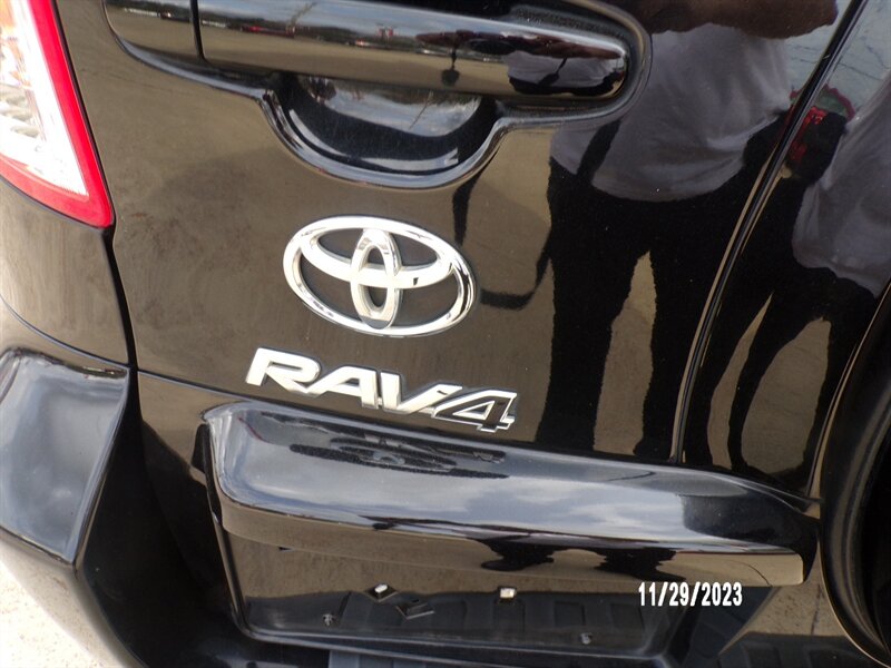 2012 Toyota RAV4 Base photo 23