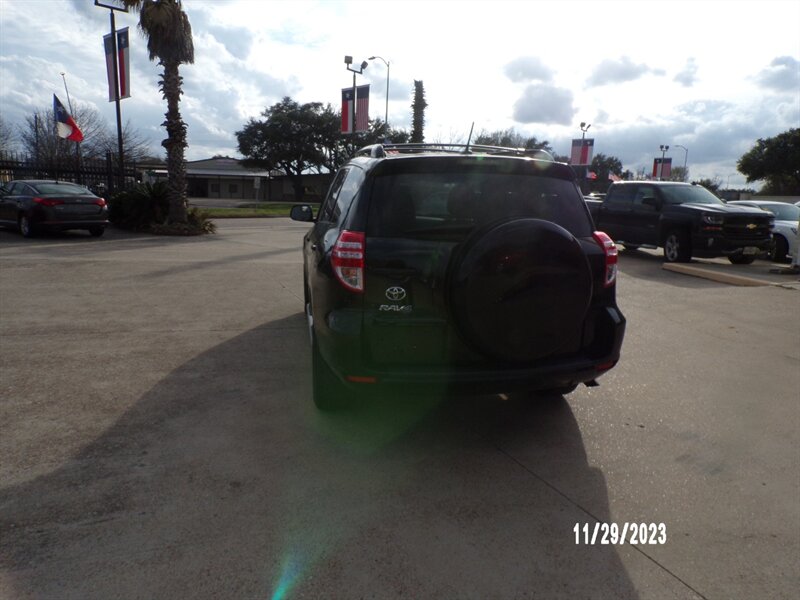 2012 Toyota RAV4 Base photo 9