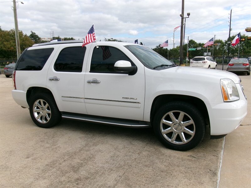 2013 GMC Yukon Denali photo 15