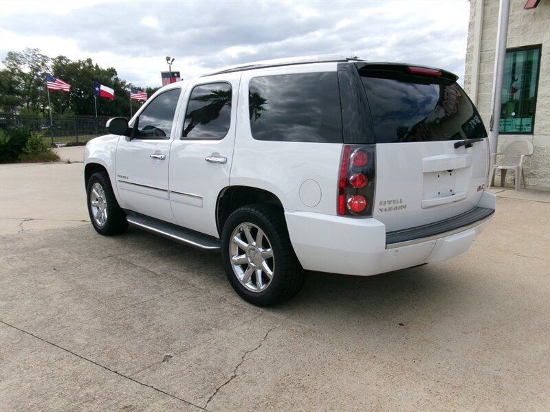 2013 GMC Yukon Denali photo 8