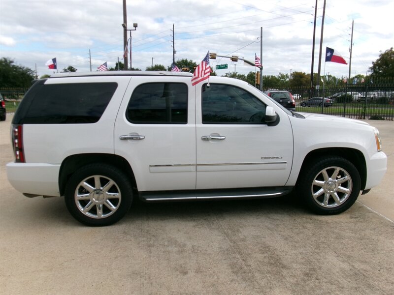 2013 GMC Yukon Denali photo 14