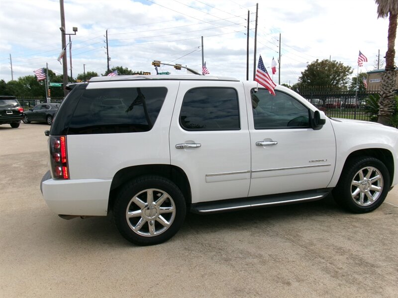 2013 GMC Yukon Denali photo 13