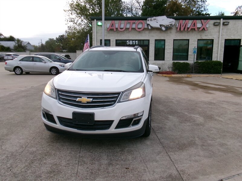 2015 Chevrolet Traverse LT - Photo 2 - Houston, TX 77040
