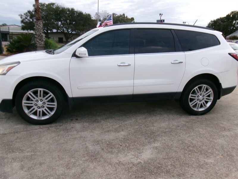 2015 Chevrolet Traverse LT - Photo 8 - Houston, TX 77040