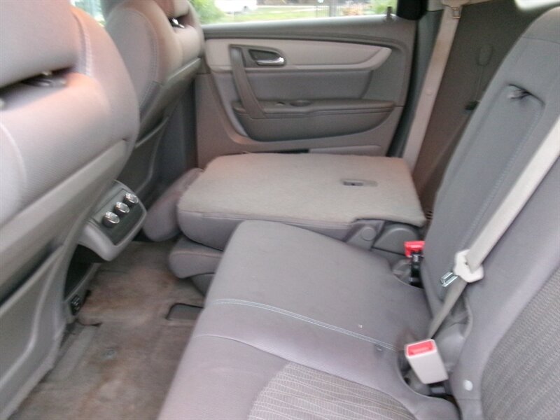 2015 Chevrolet Traverse LT - Photo 41 - Houston, TX 77040