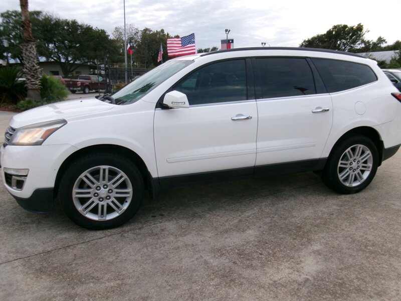 2015 Chevrolet Traverse LT - Photo 7 - Houston, TX 77040